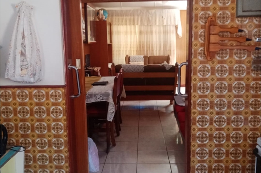 2 Bedroom Property for Sale in Louwville Western Cape